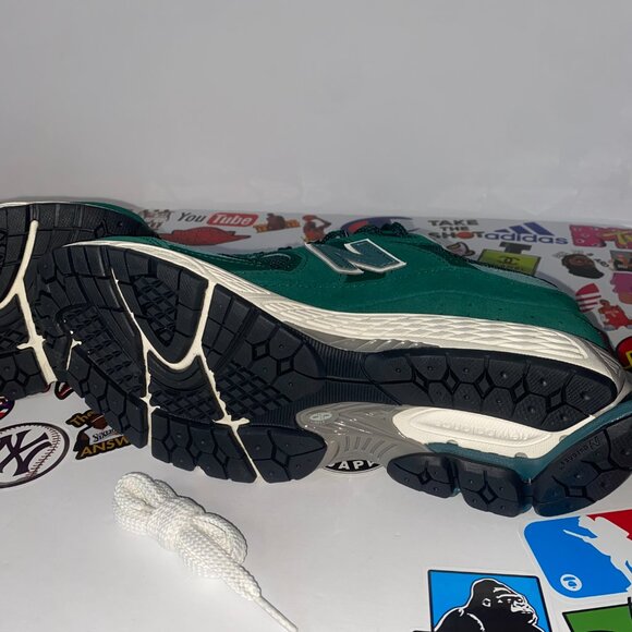 New Balance 2002R Green Marsh - M2002RFK - Size 10 Men - Picture 7 of 10